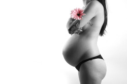 Shooting photo pendant et après grossesse dans un studio à Gévezé